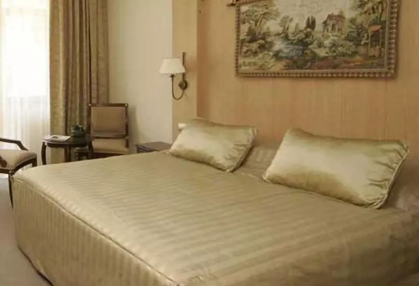 اتاق لوکس با بالکن, Grand Hotel Polyana