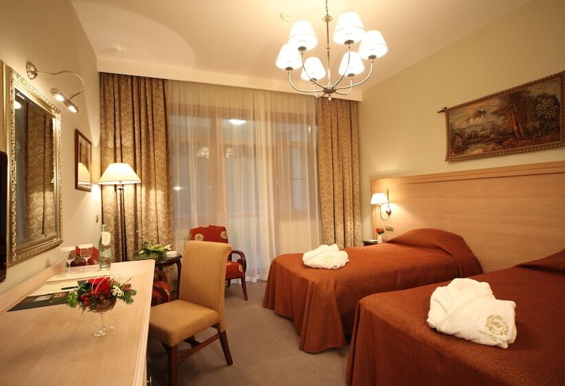 اتاق لوکس با بالکن, Grand Hotel Polyana