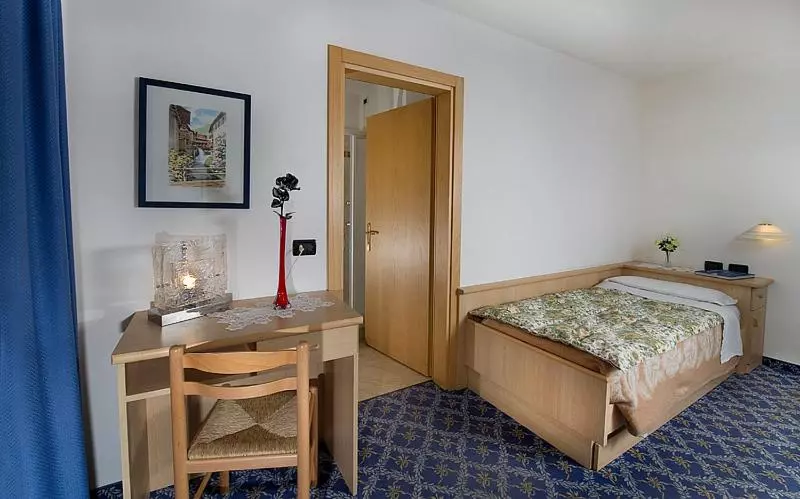 اتاق استاندارد یک نفره, Albergo Fiordaliso