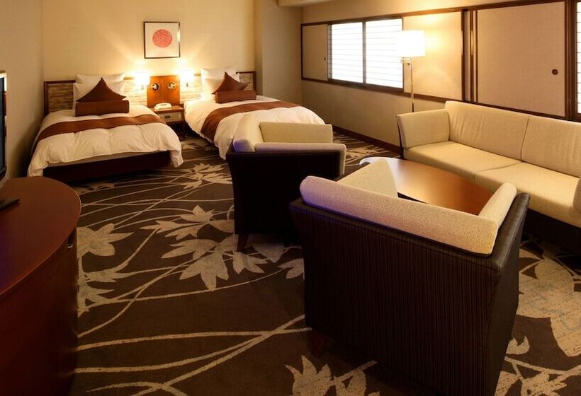 جناح جونيور, Ana Crowne Plaza Niigata, An Ihg