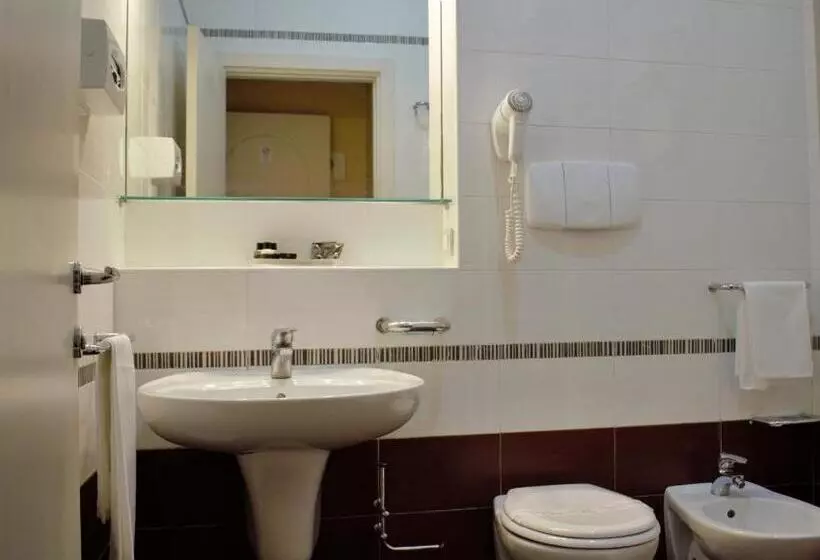 اتاق استاندارد سه نفره, Barion Hotel & Congressi