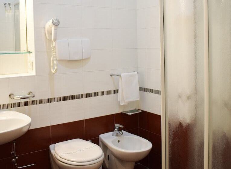 חדר סטנדרט לשלושה, Barion Hotel & Congressi