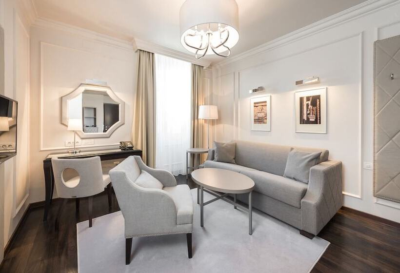 Suite, Bastion Heritage Hotel   Relais & Châteaux
