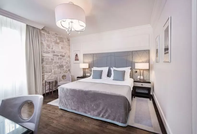 スーペリアールーム, Bastion Heritage Hotel   Relais & Châteaux