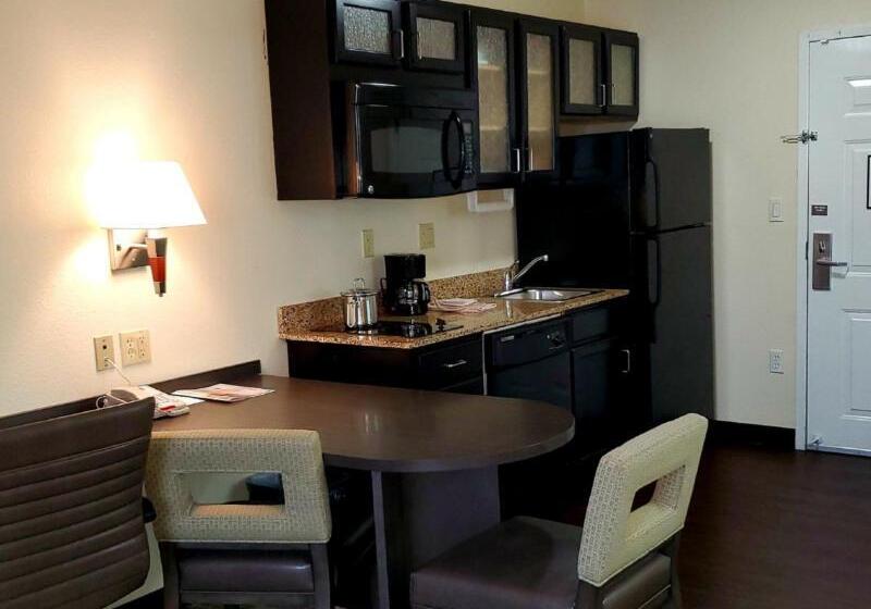스탠다드 스튜디오, Candlewood Suites Houston Medical Center, An Ihg