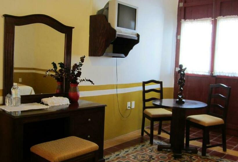 اتاق سوپریور سه تخته, Castelmar