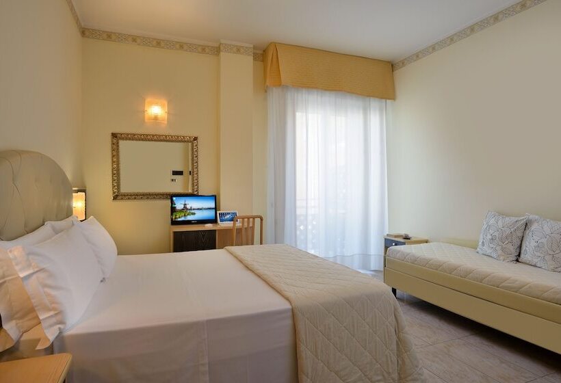 اتاق استاندارد سه نفره, Gaston