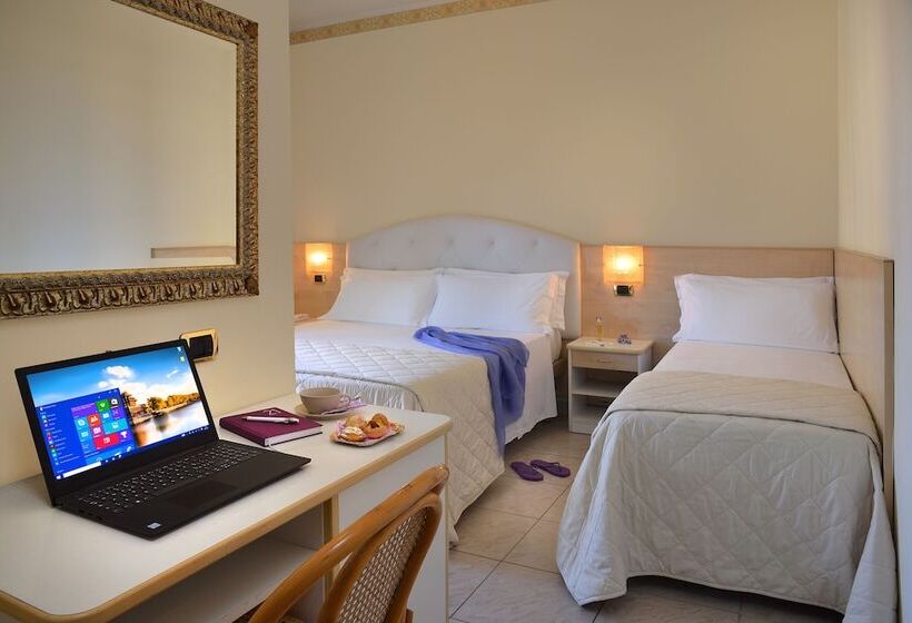 اتاق استاندارد سه نفره, Gaston