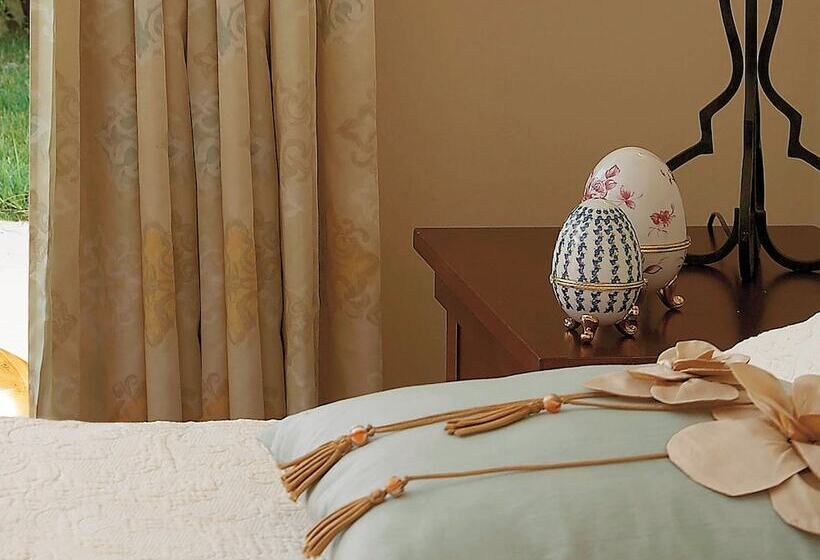 بنجلو قياسى مطلّ علي الحديقة, Grecotel Larissa Imperial