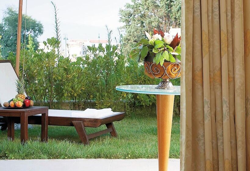 بنجلو قياسى مطلّ علي الحديقة, Grecotel Larissa Imperial