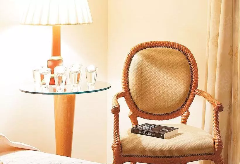 خانه یا کلبه ی ییلاقی با نمای استخر, Grecotel Larissa Imperial