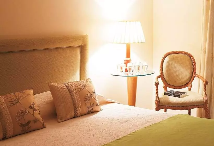 خانه یا کلبه ی ییلاقی با نمای استخر, Grecotel Larissa Imperial