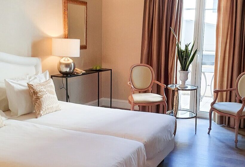Номер Superior Вид на Бассейн, Grecotel Larissa Imperial