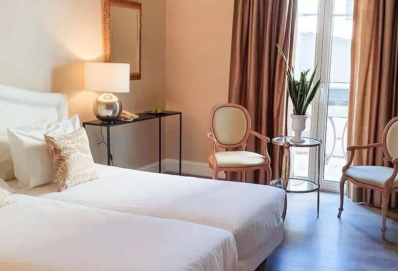 اتاق سوپریور با چشم‌انداز استخر, Grecotel Larissa Imperial