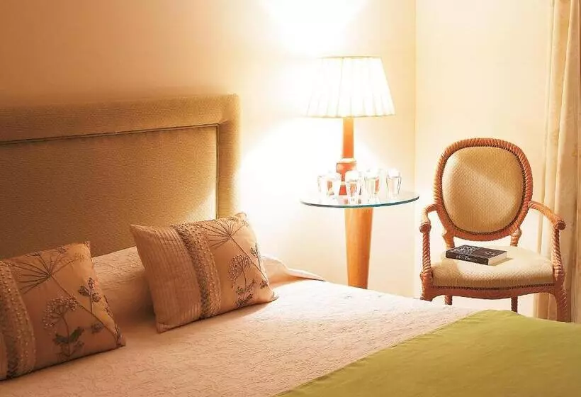 خانه یا کلبه ی ییلاقی با نمای استخر, Grecotel Larissa Imperial
