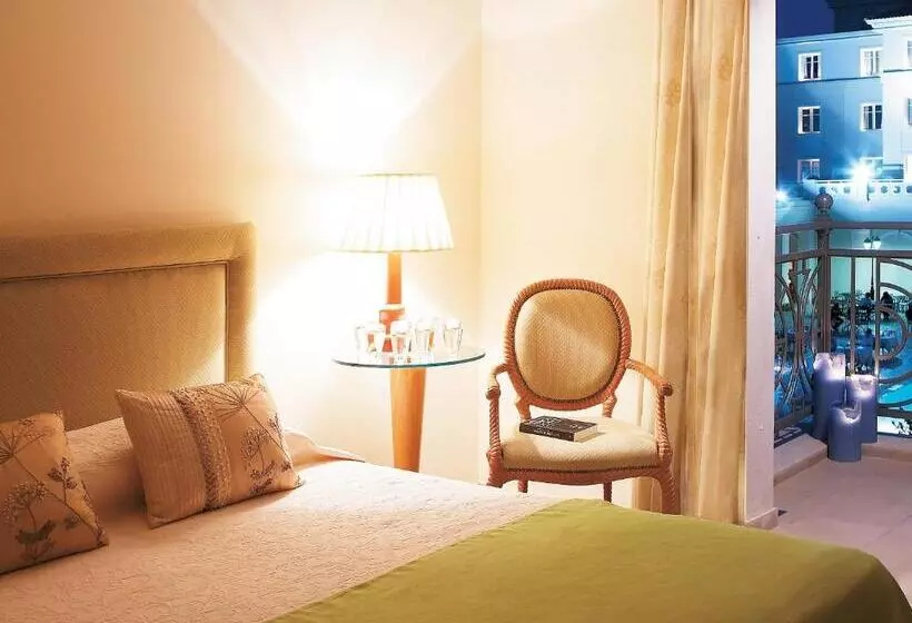 خانه یا کلبه ی ییلاقی با نمای استخر, Grecotel Larissa Imperial