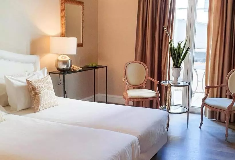 اتاق سوپریور با چشم‌انداز استخر, Grecotel Larissa Imperial