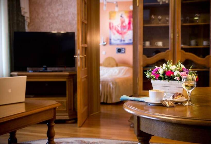 דירת קומפורט חדר שינה 1, Luchesa