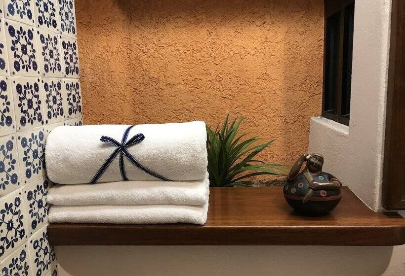 Junior Suite, Lunata 5th. Avenue