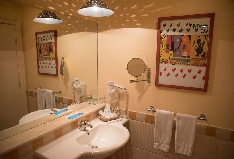 اتاق لوکس, Marina Plaza Hotel Tala Bay