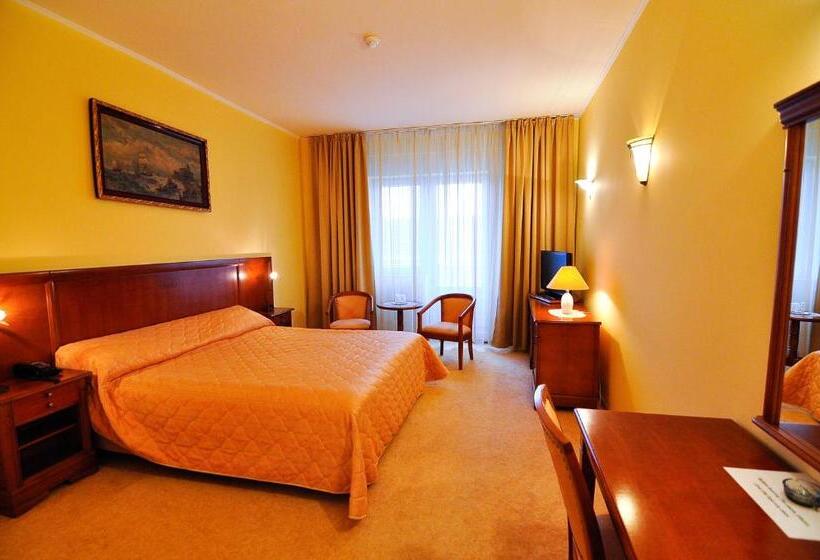 Номер Superior, Maxim