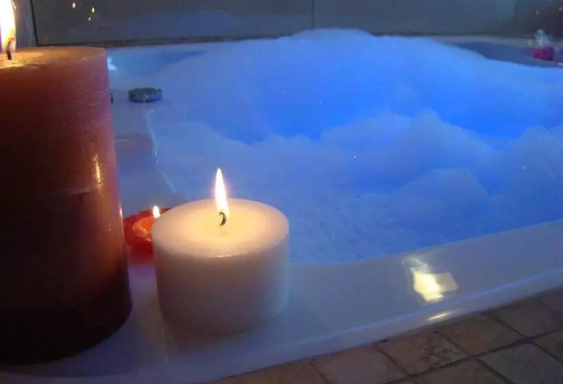 Standaardkamer met Jacuzzi, Necof