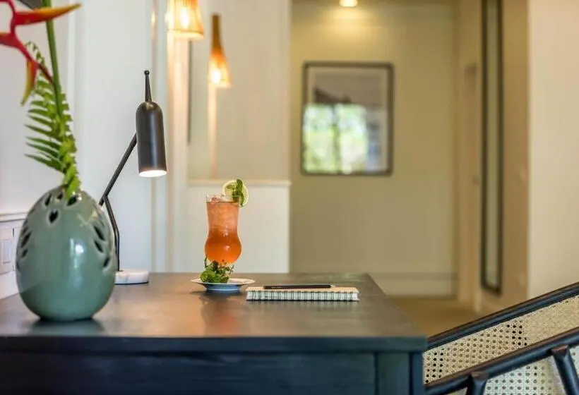 キングサイズベッドのクラブルーム, Outrigger Koh Samui Beach Resort