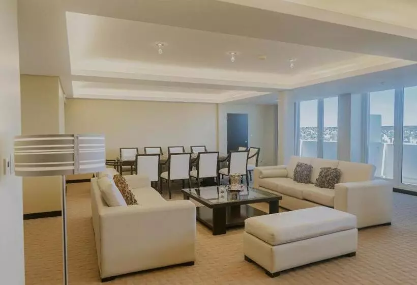 سوئیت پرزیدنت, Rayentray Grand