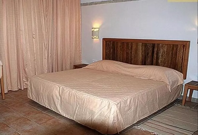 اتاق استاندارد, Sahara Douz