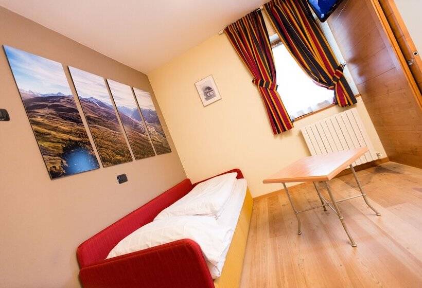 غرفة سوبيريور, Touring