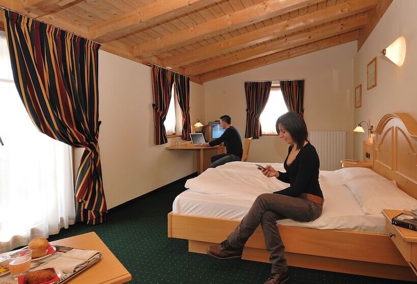 غرفة سوبيريور, Touring