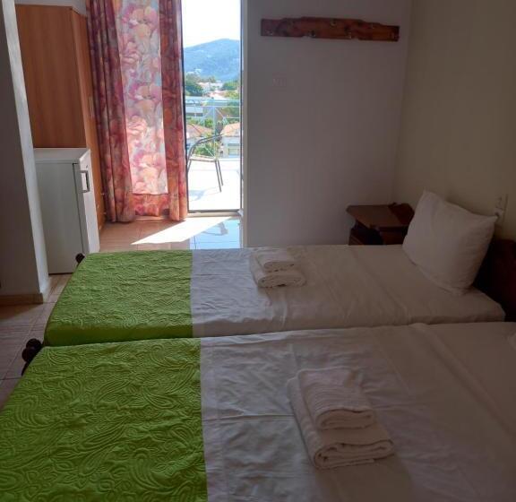 Triple Room Sea View, View Port
