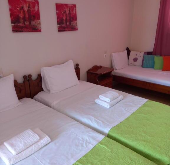 Triple Room Sea View, View Port