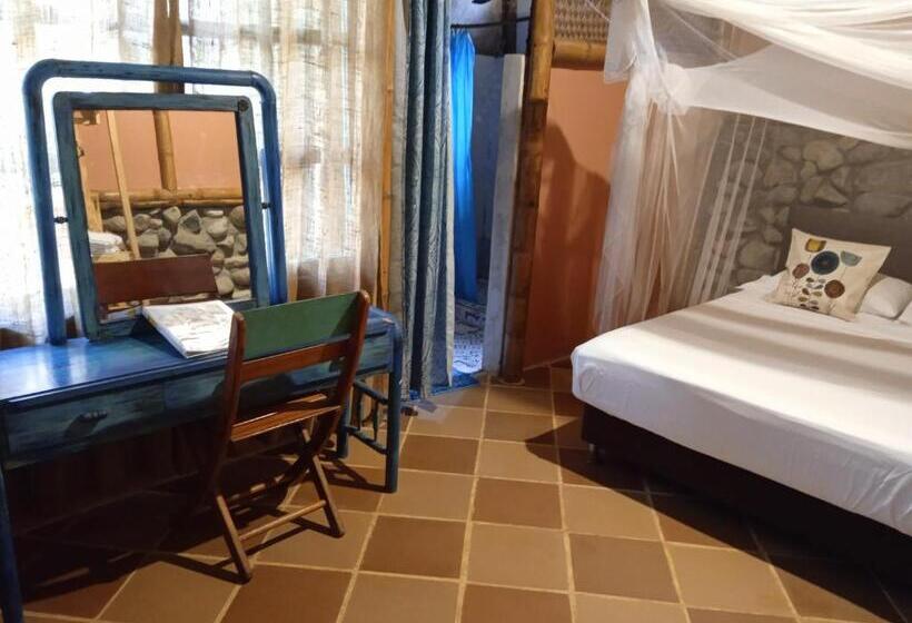 اتاق استاندارد, Jui Chi Mama