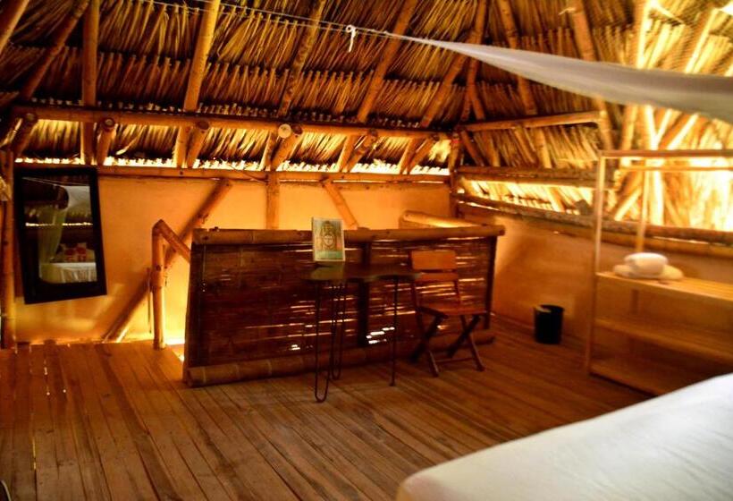 اتاق لوکس سه تخته, Jui Chi Mama