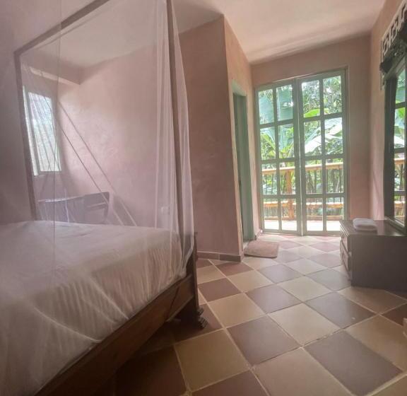 اتاق استاندارد با بالکن, Jui Chi Mama