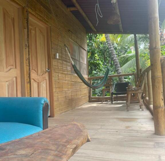 اتاق استاندارد با بالکن, Jui Chi Mama