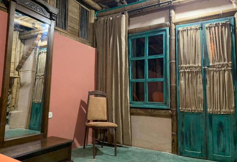 اتاق استاندارد, Jui Chi Mama