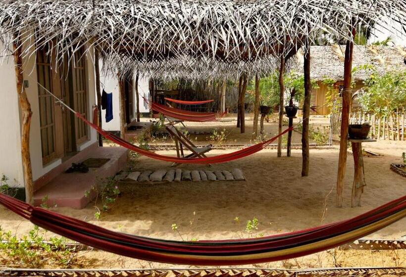 חדר סטנדרט עם מרפסת, Margarita Kitesurfing School Sri Lanka