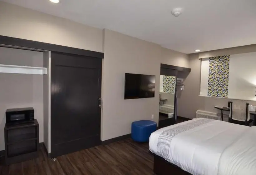 キングサイズベッドのスイートルーム, Glō Best Western Enid Ok Downtown   Convention Center