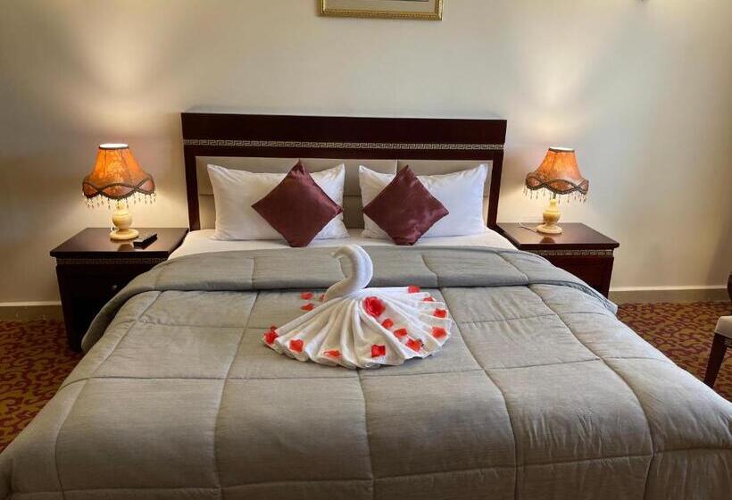 סוויטה אקזקיוטיב, Boulevard Palace