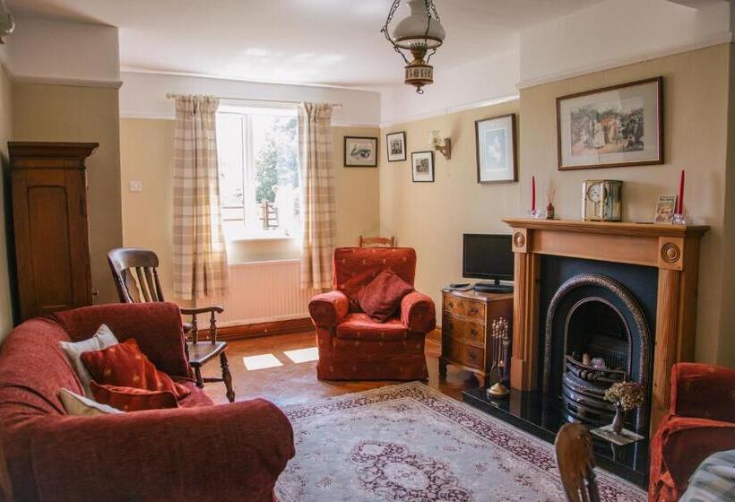 ベーシックルーム, Yew Tree Farm