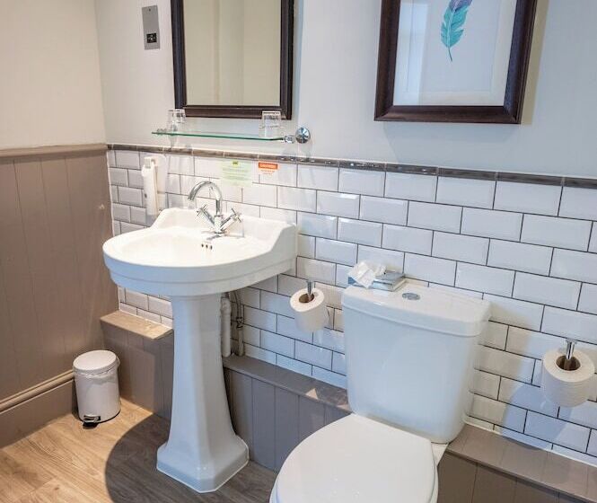 패밀리 룸, Cross Hands Hotel By Greene King Inns