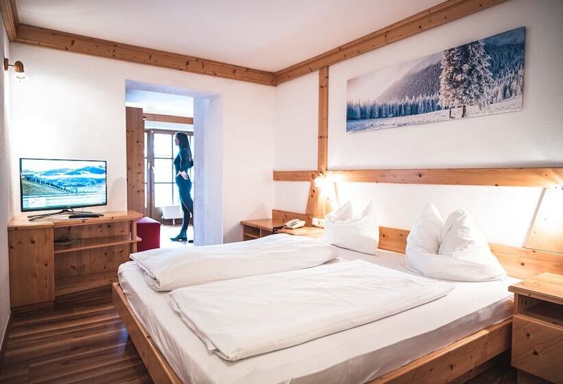 اتاق استاندارد با چشمانداز کوهستان, Das Falkenstein