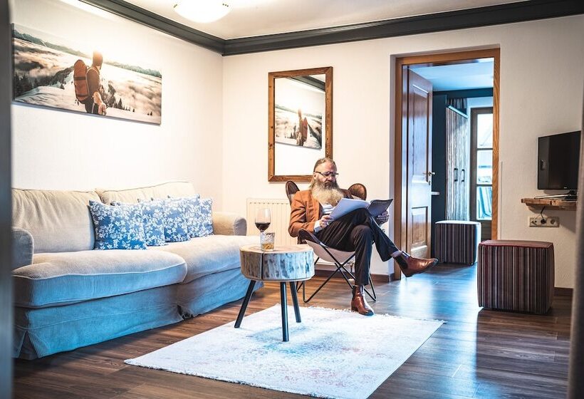 سوئیت خانواده 2 خوابه, Das Falkenstein