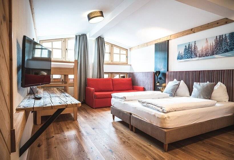 سوئیت خانواده 2 خوابه, Das Falkenstein