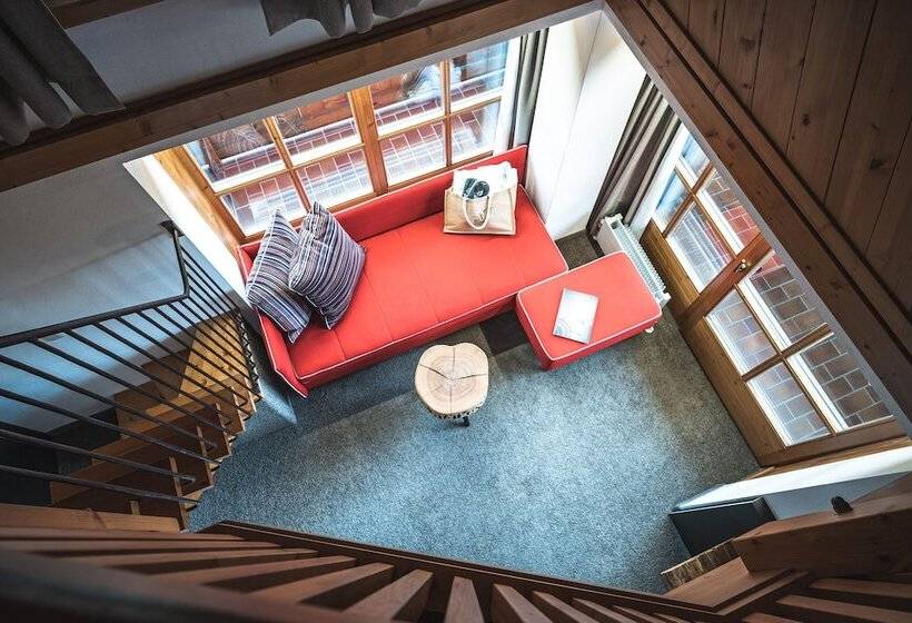 سوئیت خانواده 2 خوابه, Das Falkenstein