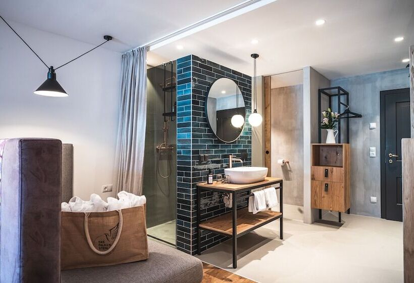 استودیوی لوکس, Das Falkenstein