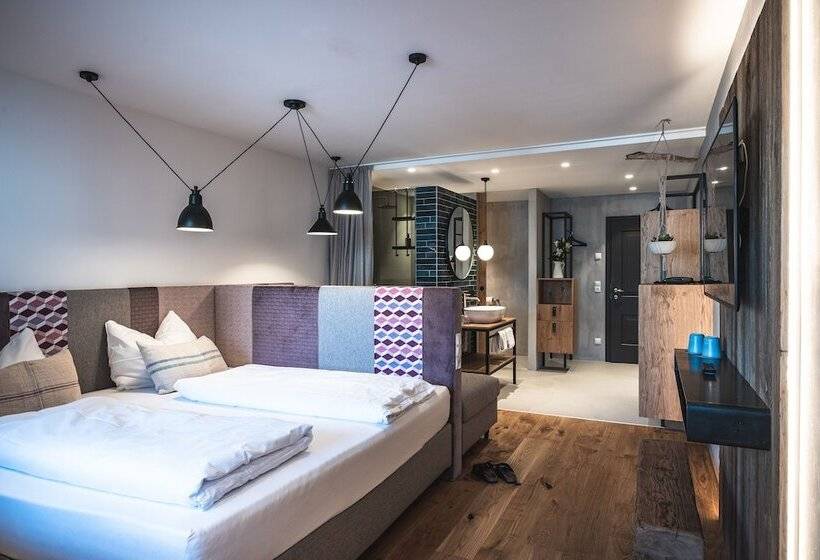 استودیوی لوکس, Das Falkenstein