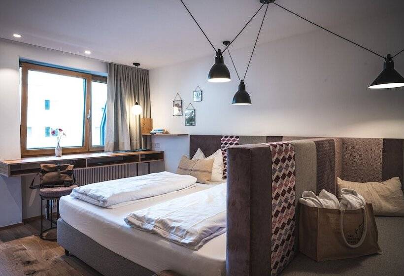 استودیوی لوکس, Das Falkenstein